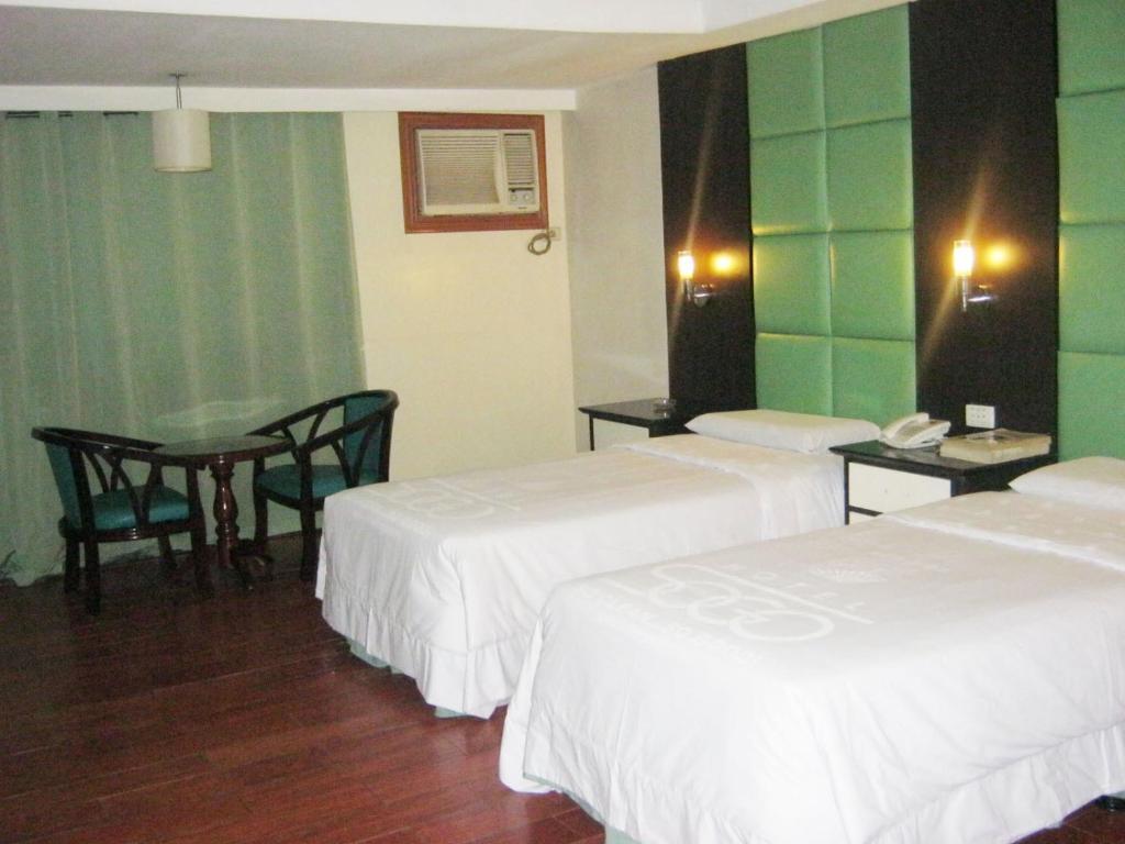 Hotel Sogo Malate Манила Стая снимка