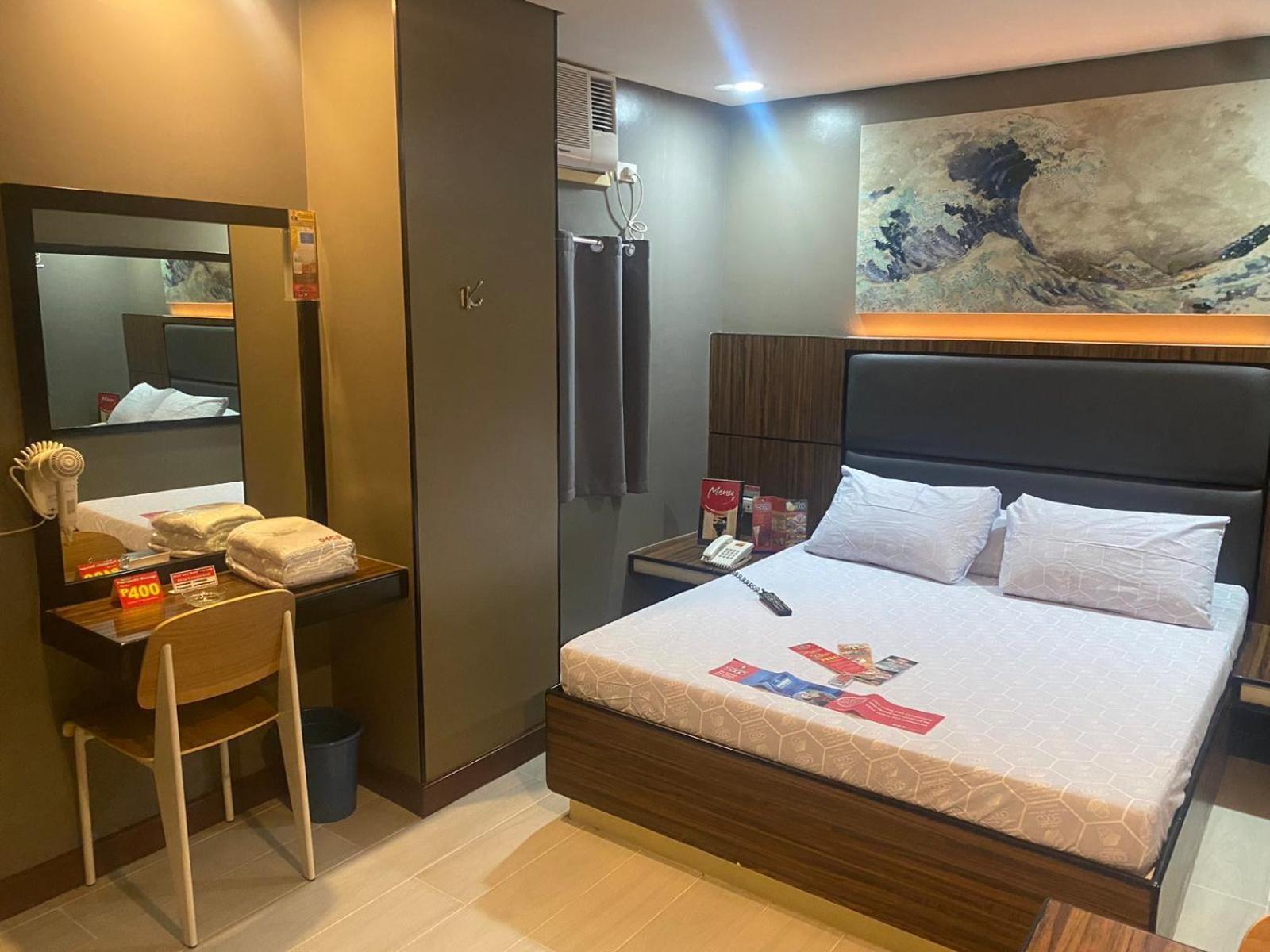 Hotel Sogo Malate Манила Екстериор снимка