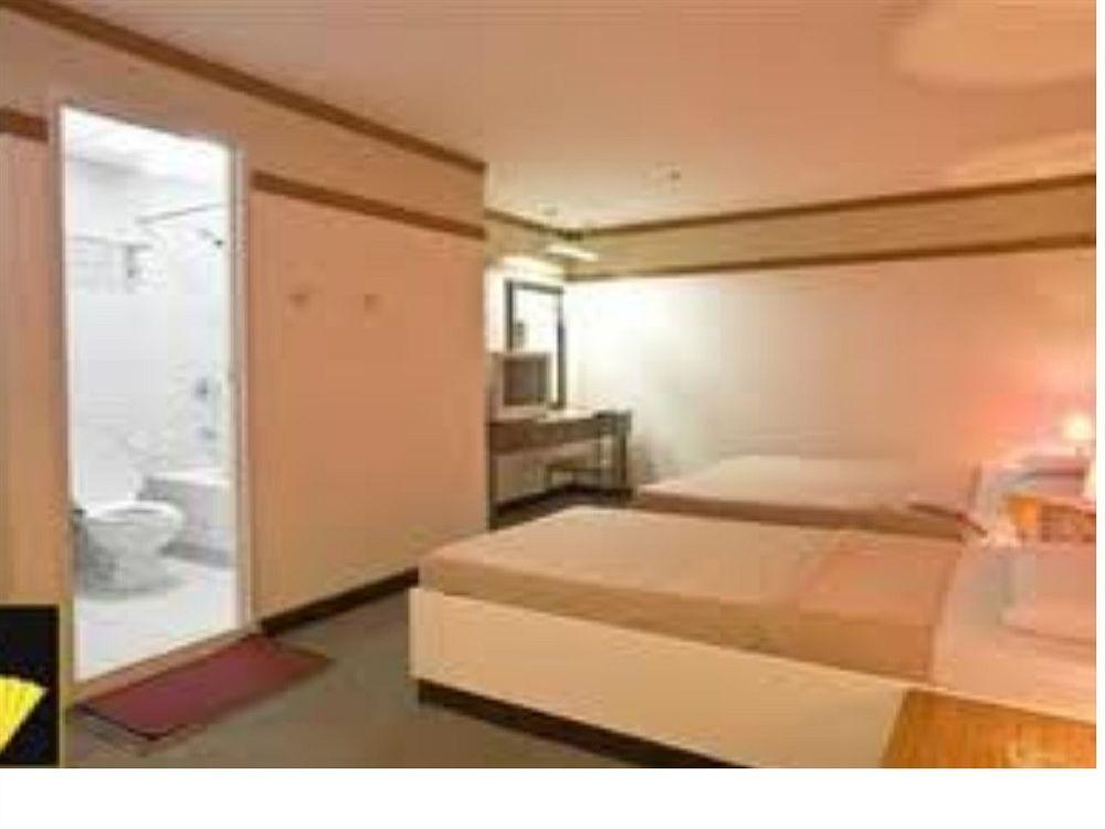Hotel Sogo Malate Манила Екстериор снимка