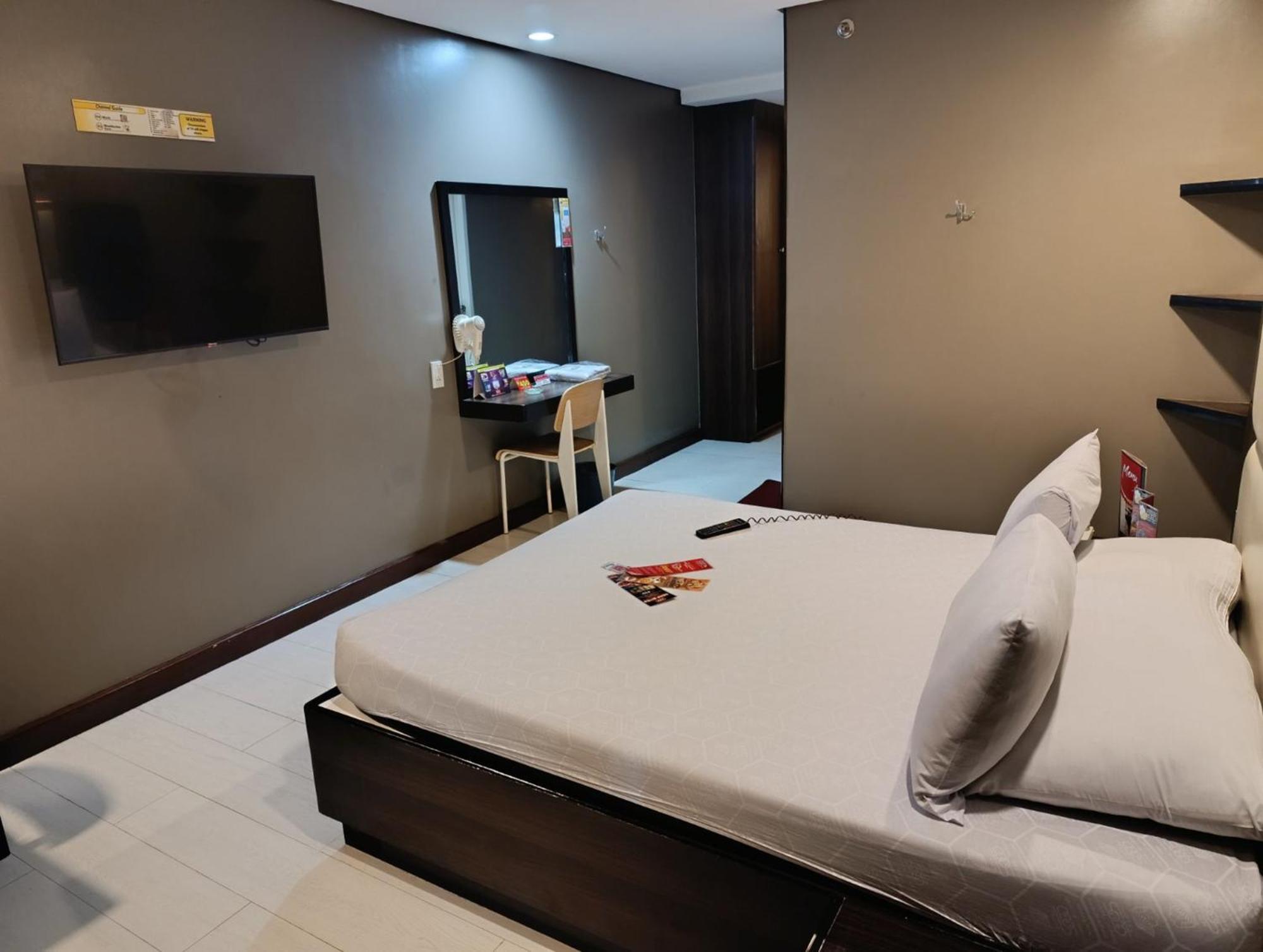 Hotel Sogo Malate Манила Екстериор снимка
