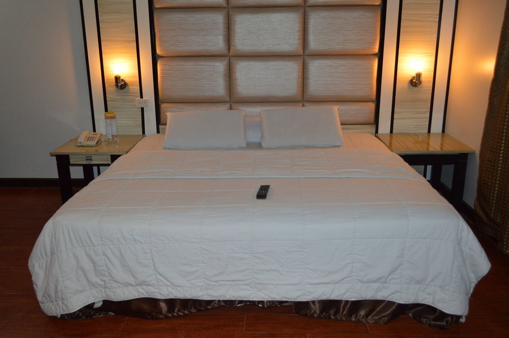 Hotel Sogo Malate Манила Екстериор снимка