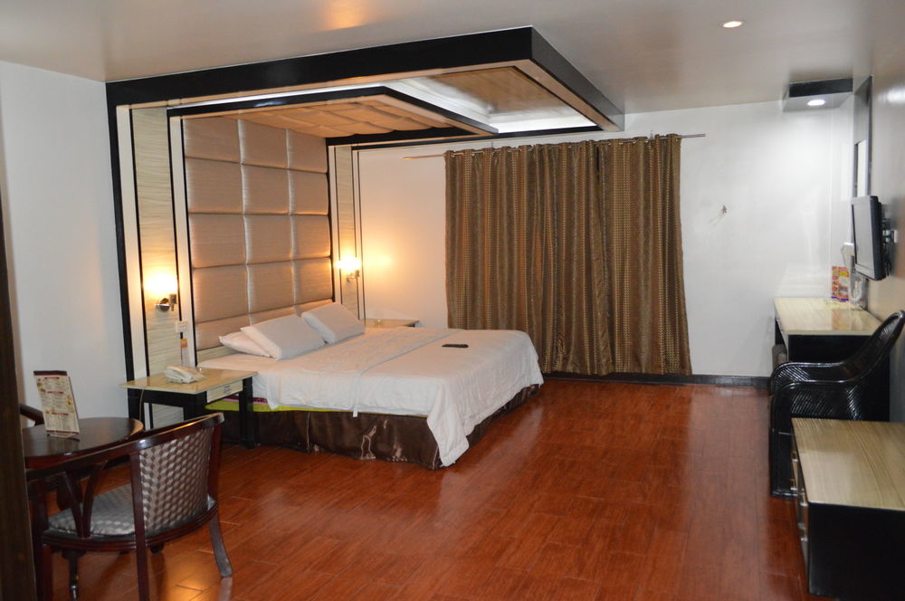 Hotel Sogo Malate Манила Екстериор снимка
