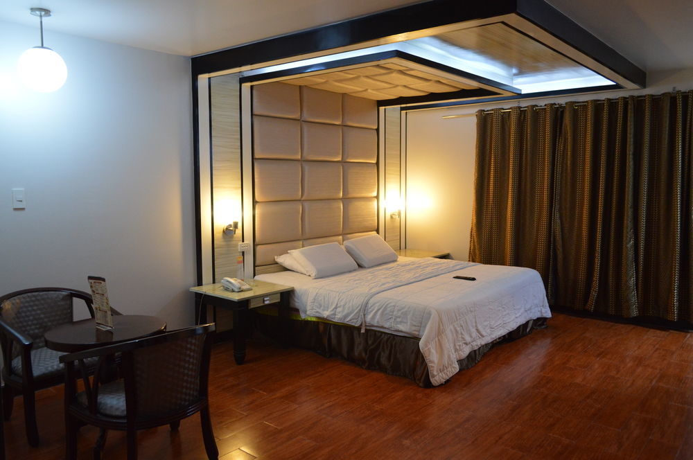 Hotel Sogo Malate Манила Екстериор снимка