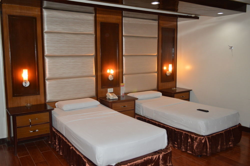 Hotel Sogo Malate Манила Екстериор снимка