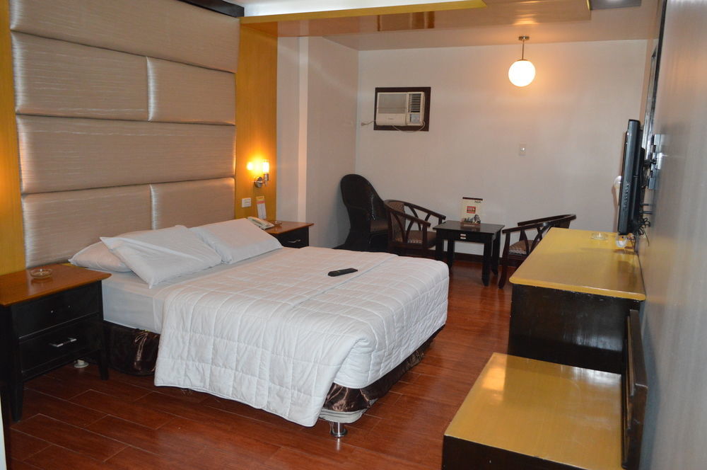 Hotel Sogo Malate Манила Екстериор снимка