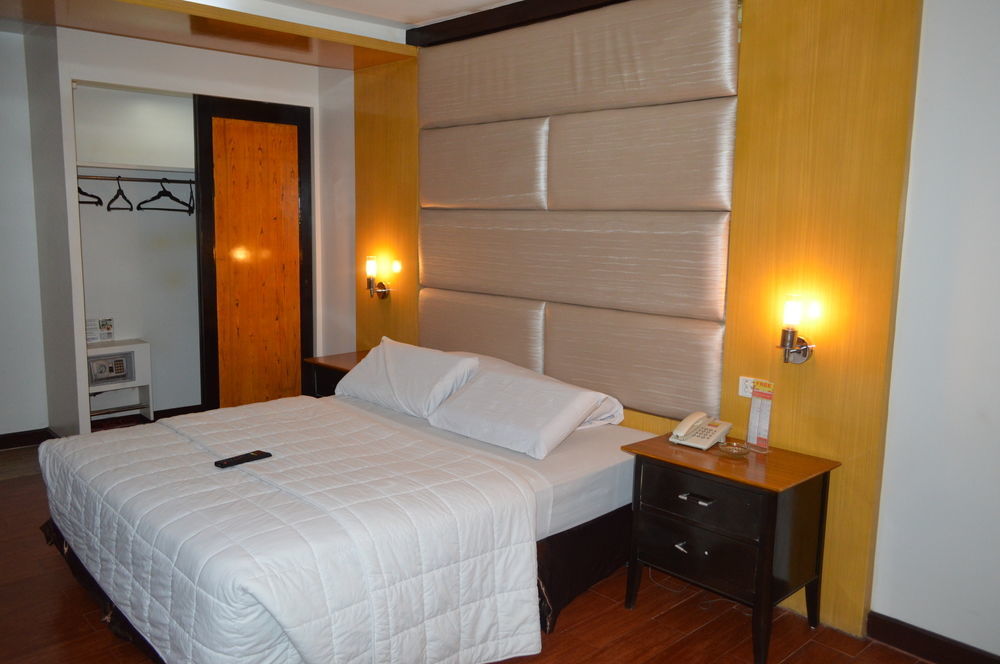 Hotel Sogo Malate Манила Екстериор снимка