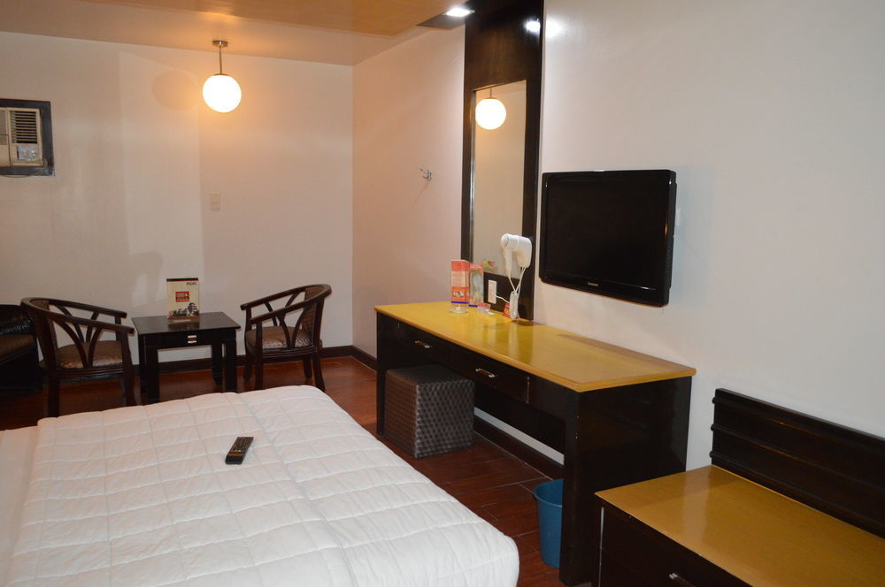 Hotel Sogo Malate Манила Екстериор снимка