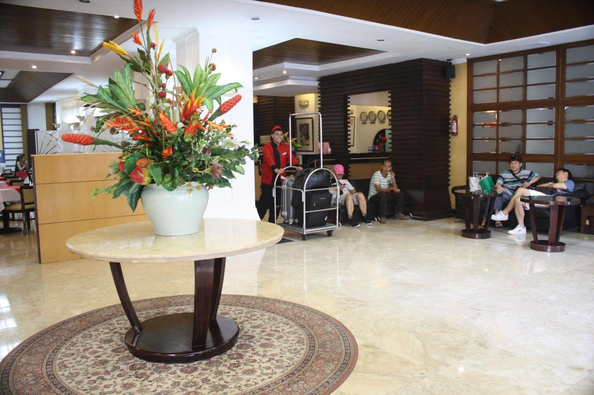 Hotel Sogo Malate Манила Екстериор снимка