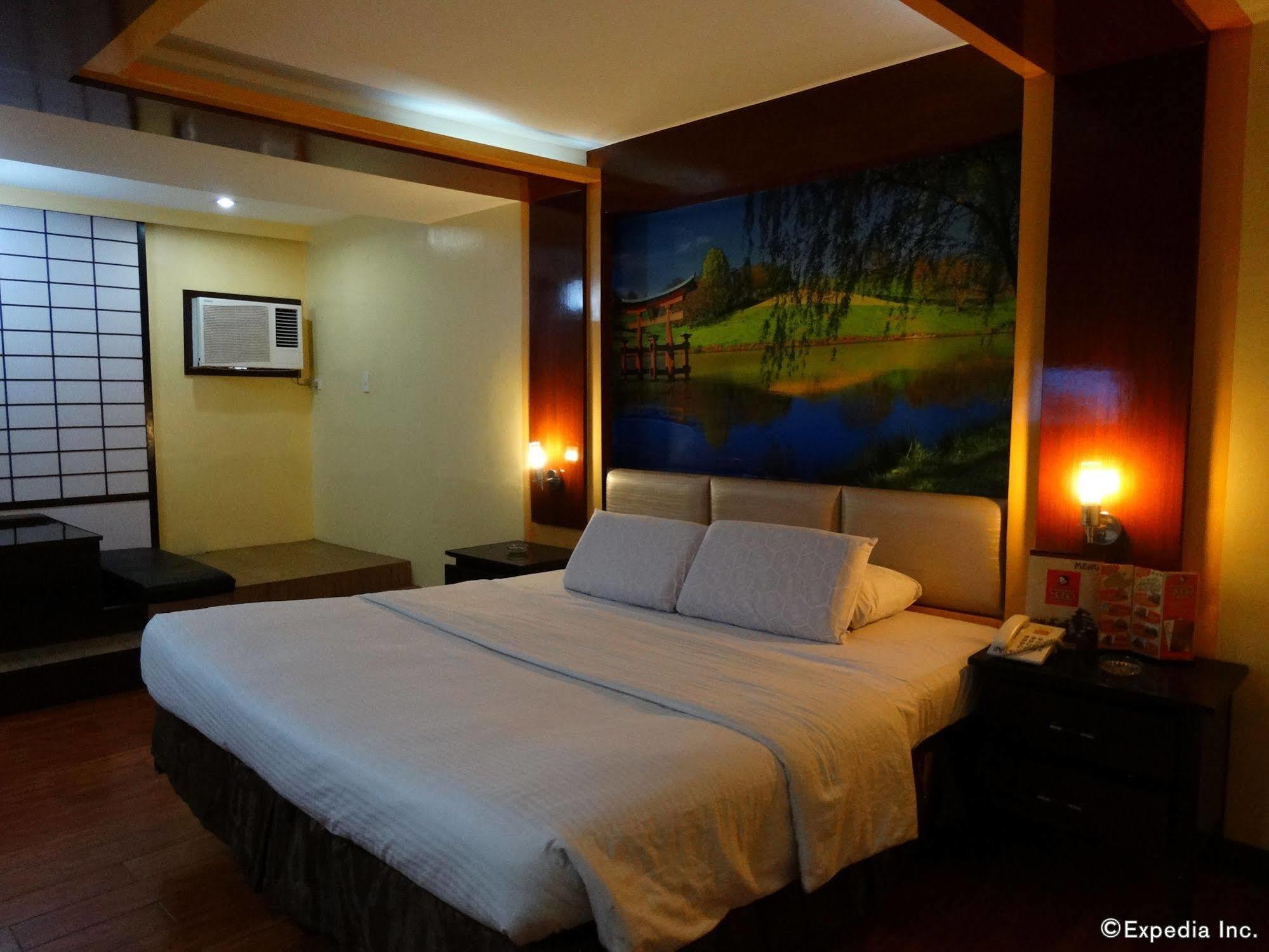 Hotel Sogo Malate Манила Екстериор снимка