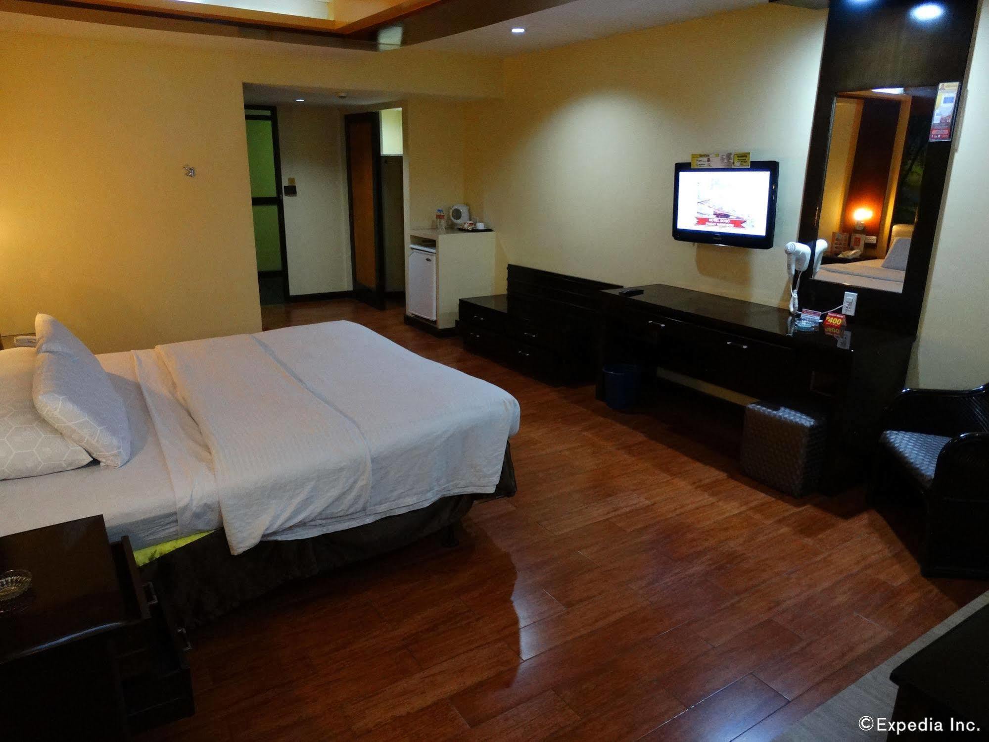 Hotel Sogo Malate Манила Екстериор снимка