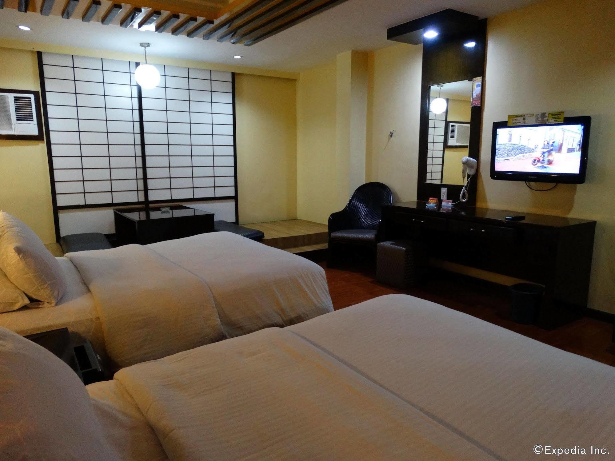 Hotel Sogo Malate Манила Екстериор снимка