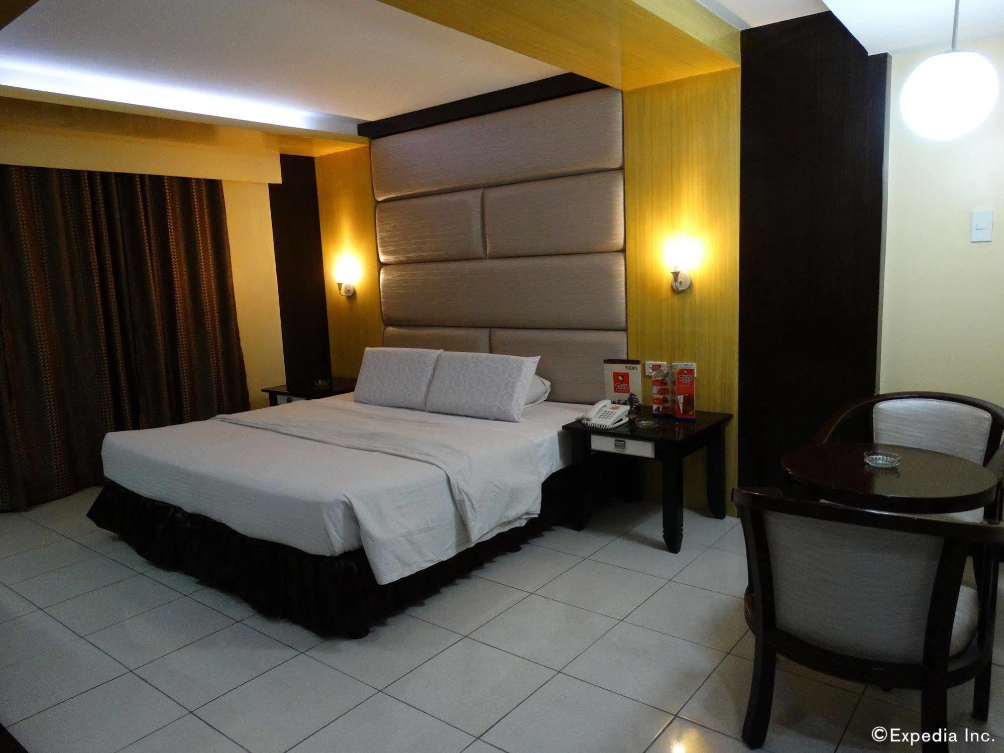 Hotel Sogo Malate Манила Екстериор снимка