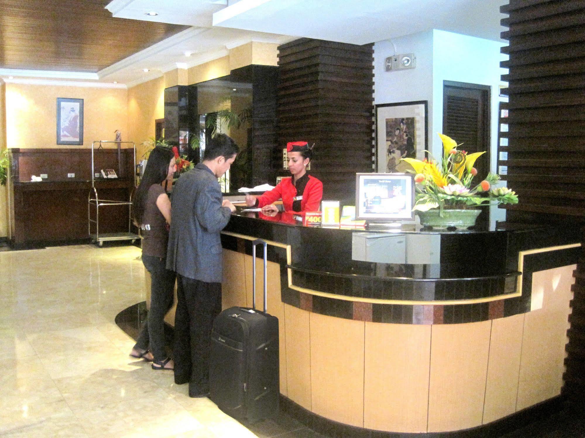 Hotel Sogo Malate Манила Екстериор снимка